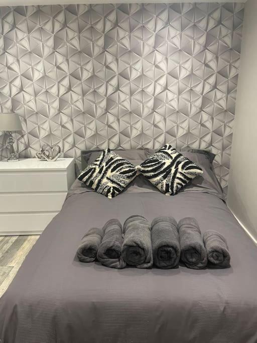 Rivendell Modern 2 Bedroom Apartment In St Peters Village Sleeps 6 Бродстейрс Экстерьер фото