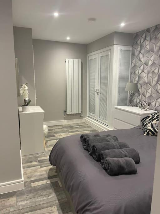 Rivendell Modern 2 Bedroom Apartment In St Peters Village Sleeps 6 Бродстейрс Экстерьер фото
